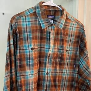 Men’s Patagonia button down.